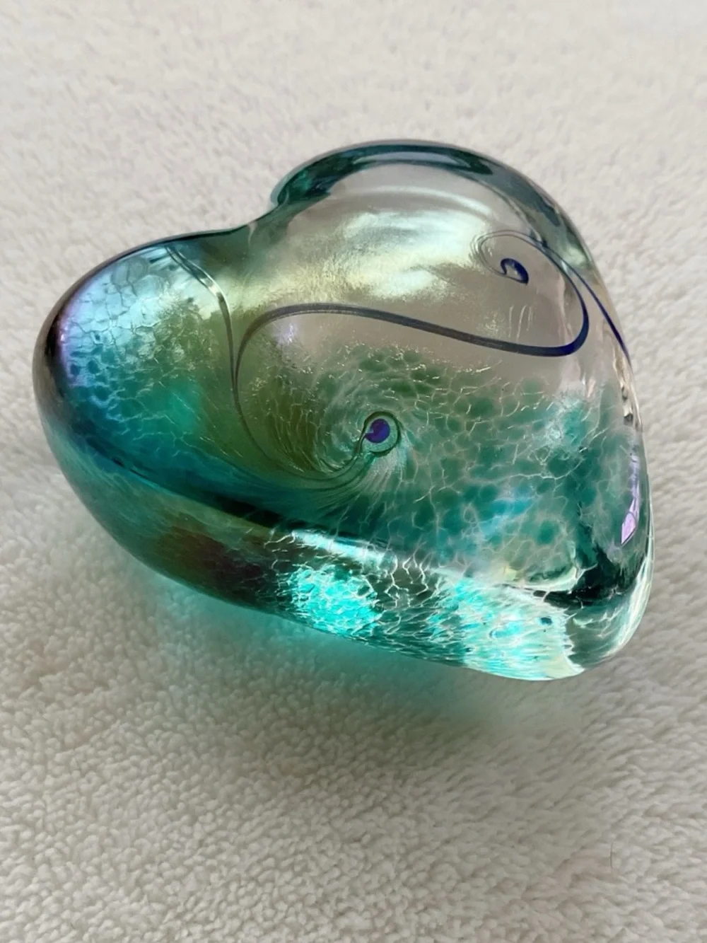 Robert Held Art Glass Heart Paperweight Iridescent Signed Canada 2”
